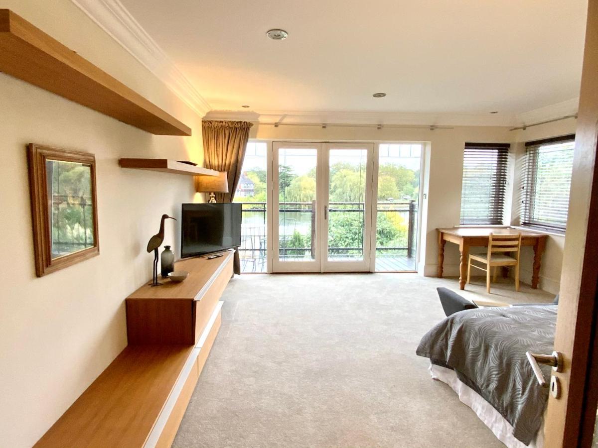 Private Room - The River Room At Burway House On The River Thames 彻特西 外观 照片